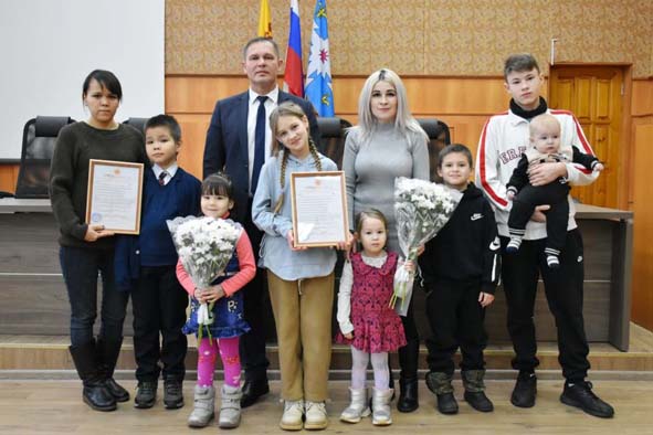 Продолжается поддержка молодых семей