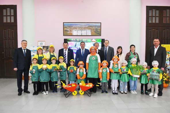 Низкий поклон труженикам села