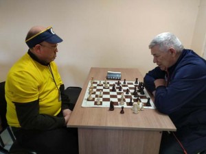 За места на пьедестале