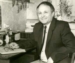 Защитник права и традиций